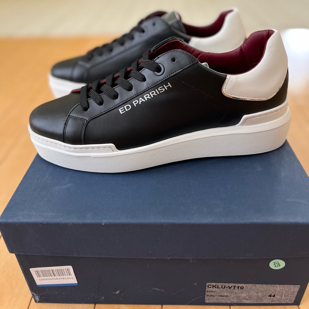 Black and White Men's Leather Sneakers